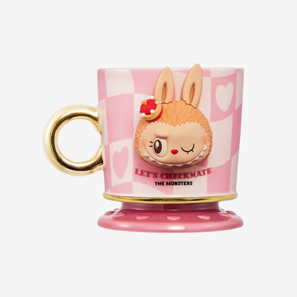 Mug Labubu Bleu et Rose – Série Let’s Checkmate - Image 3